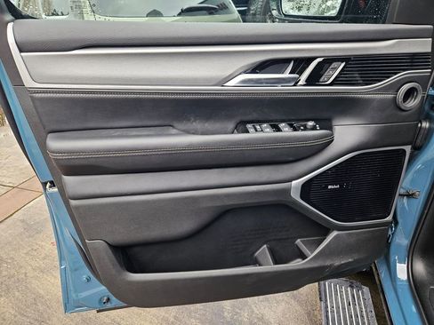 New 2026 Jeep Grand Wagoneer L Limited AWD/4WD image 11