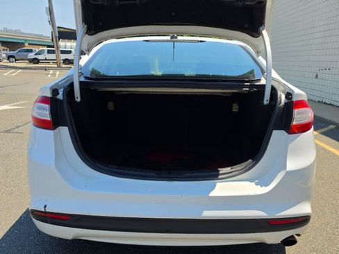 Used 2015 Ford Fusion SE FWD image 9