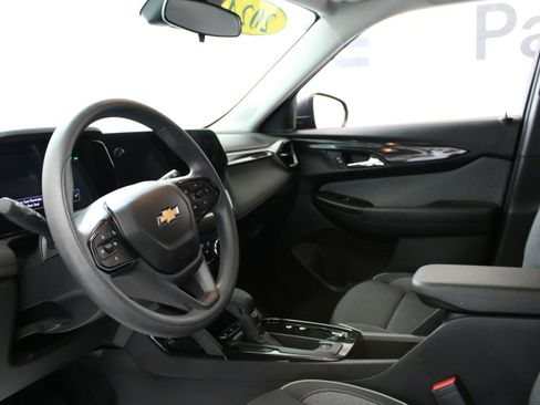 Used 2024 Chevrolet TrailBlazer LS w/ LS Convenience Package FWD image 23