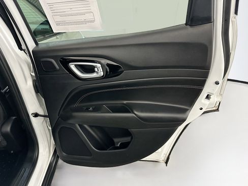 Used 2022 Jeep Compass Altitude w/ Sun and Sound Group image 32