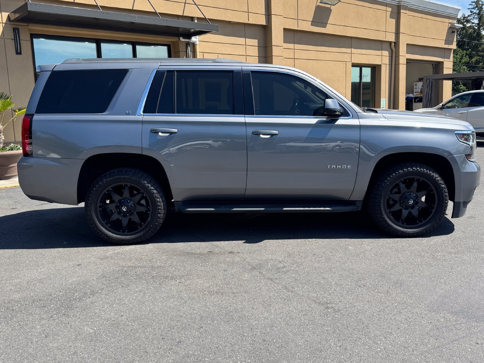 Used 2019 Chevrolet Tahoe LT RWD image 8