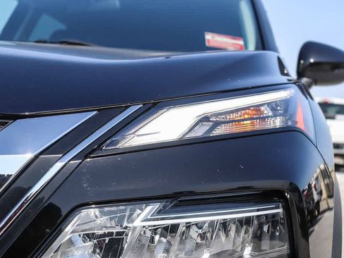 Used 2022 Nissan Rogue SV FWD image 7