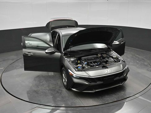 New 2026 Hyundai Elantra SE FWD image 39