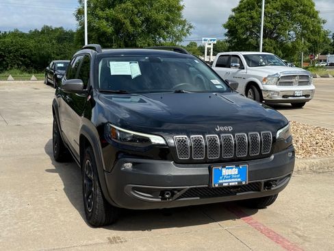 Used 2020 Jeep Cherokee Trailhawk w/ Comfort/Convenience Group AWD/4WD image 8