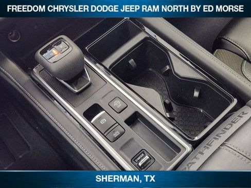 Used 2023 Nissan Pathfinder SL w/ Black Appearance Package FWD image 15