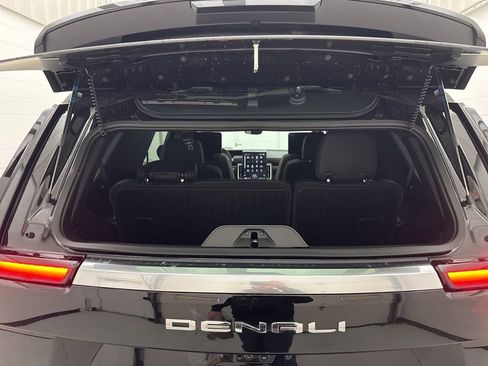 New 2026 GMC Yukon Denali w/ Denali Reserve Package image 6