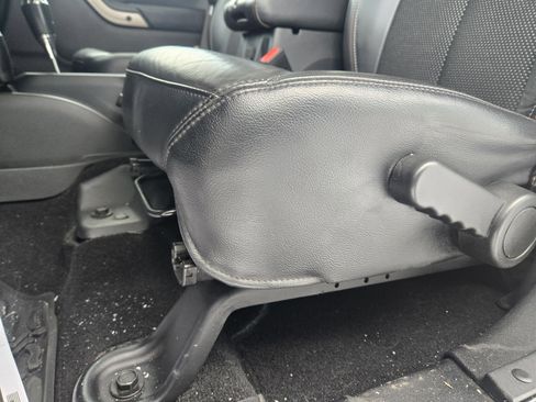 Used 2017 Jeep Wrangler 75th Anniversary image 20