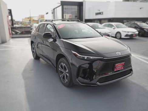 Used 2025 Toyota bZ4X FWD image 3