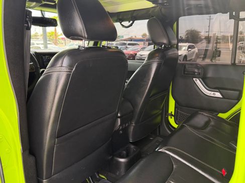 Used 2013 Jeep Wrangler Unlimited Sahara w/ Connectivity Group AWD/4WD image 18