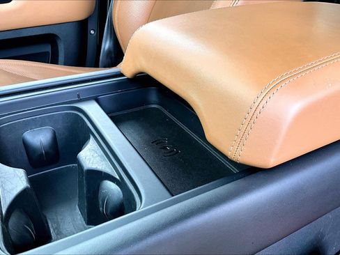 Used 2023 Land Rover Defender 110 V8 image 33