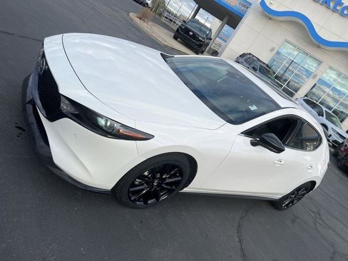 Used 2023 MAZDA MAZDA3 Hatchback w/Premium Plus Pkg image 4