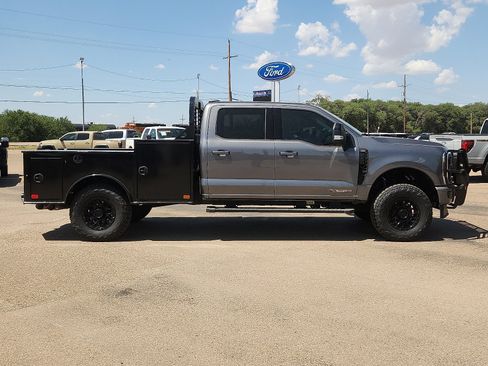 Used 2025 Ford F350 Lariat w/ Black Appearance Package AWD/4WD image 5