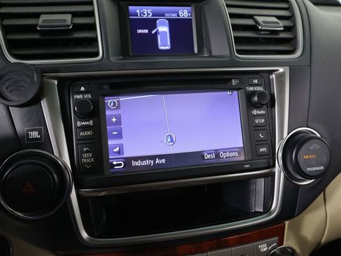 Used 2013 Toyota Highlander Limited image 36