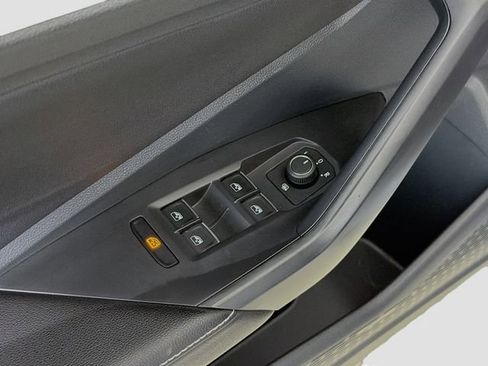 Used 2025 Volkswagen Jetta Sport image 18