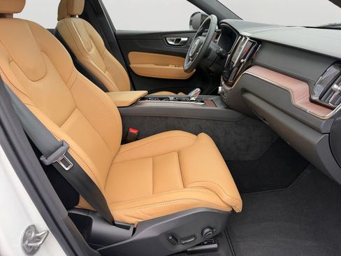 Certified 2025 Volvo XC60 T8 Ultra w/ Climate Package AWD/4WD image 8