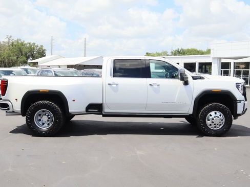 Used 2024 GMC Sierra 3500 Denali Ultimate AWD/4WD image 10