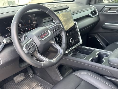 Used 2024 GMC Acadia Elevation FWD image 5