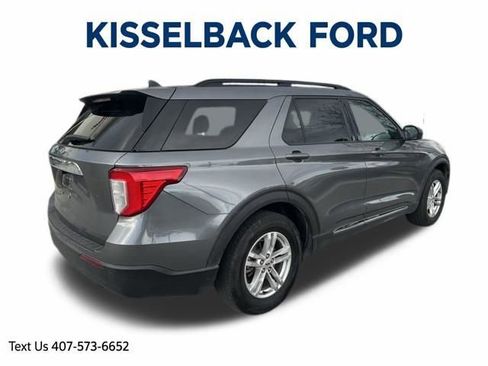 Certified 2021 Ford Explorer XLT image 3