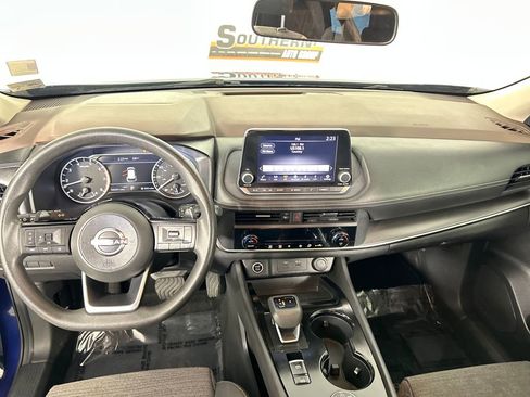 Used 2023 Nissan Rogue SV image 25