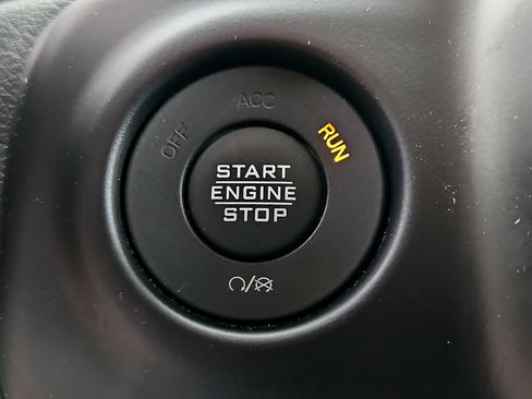 Used 2023 Jeep Wrangler Unlimited Sahara w/ Cold Weather Group AWD/4WD image 25