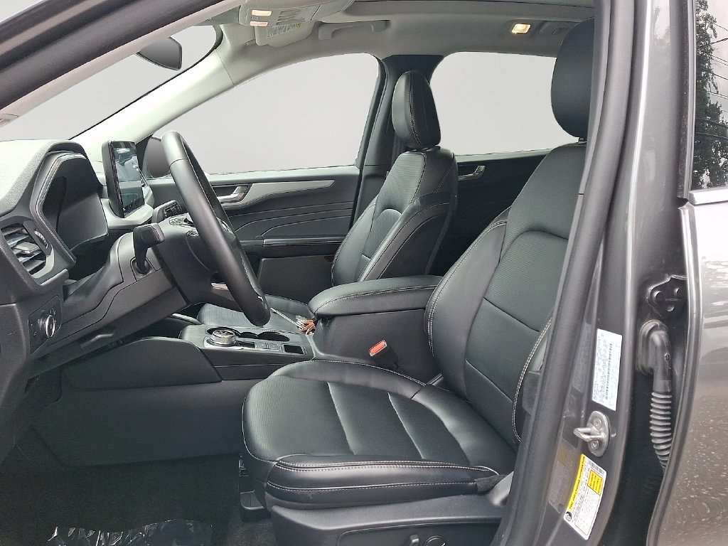 Used 2025 Ford Escape Platinum AWD/4WD image 14