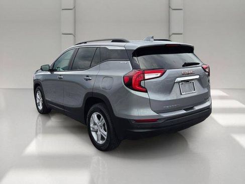 Certified 2024 GMC Terrain SLE w/ Driver Convenience Package FWD image 3