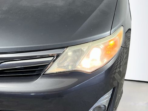 Used 2012 Toyota Camry XLE w/ Convenience Pkg FWD image 12