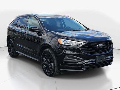 Used 2024 Ford Edge SE w/ Black Appearance Package