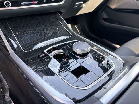 Used 2024 BMW X7 M60i AWD/4WD image 30