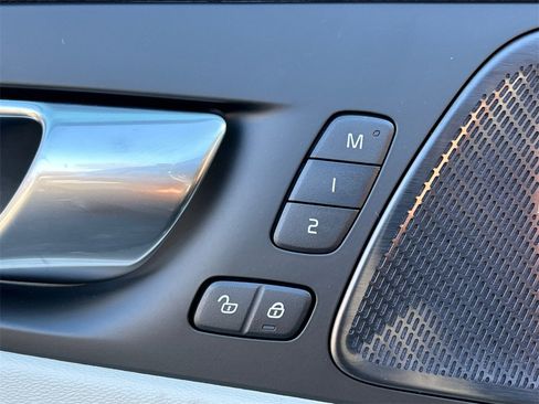 New 2026 Volvo XC60 B5 Ultra w/ Protection Package Premier image 23