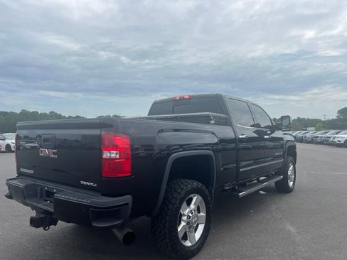 Used 2016 GMC Sierra 2500 Denali w/ Duramax Plus Package AWD/4WD image 11