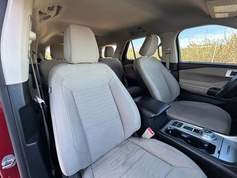 Used 2020 Ford Explorer XLT image 36