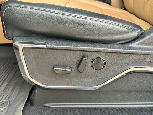 Used 2024 Ford F250 Lariat w/ Chrome Package image 19