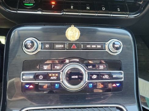Used 2022 Lincoln Nautilus Reserve AWD/4WD image 16
