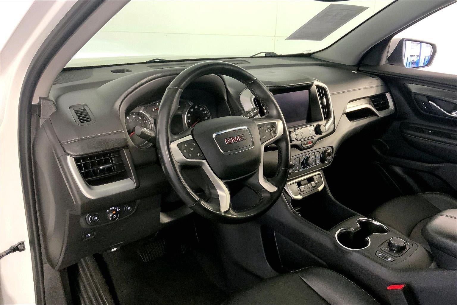 Used 2024 GMC Terrain SLT AWD/4WD image 14