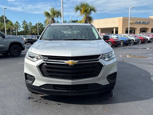 Used 2021 Chevrolet Traverse LS FWD image 2