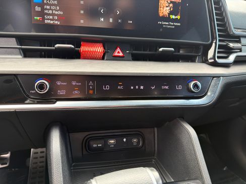 Used 2023 Kia Sportage X-Line w/ X-Line Premium Package AWD/4WD image 31