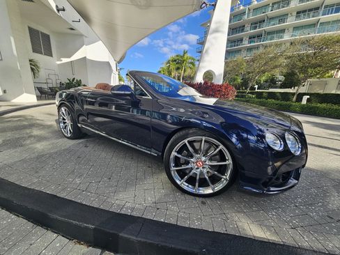 Used 2014 Bentley Continental GT image 1