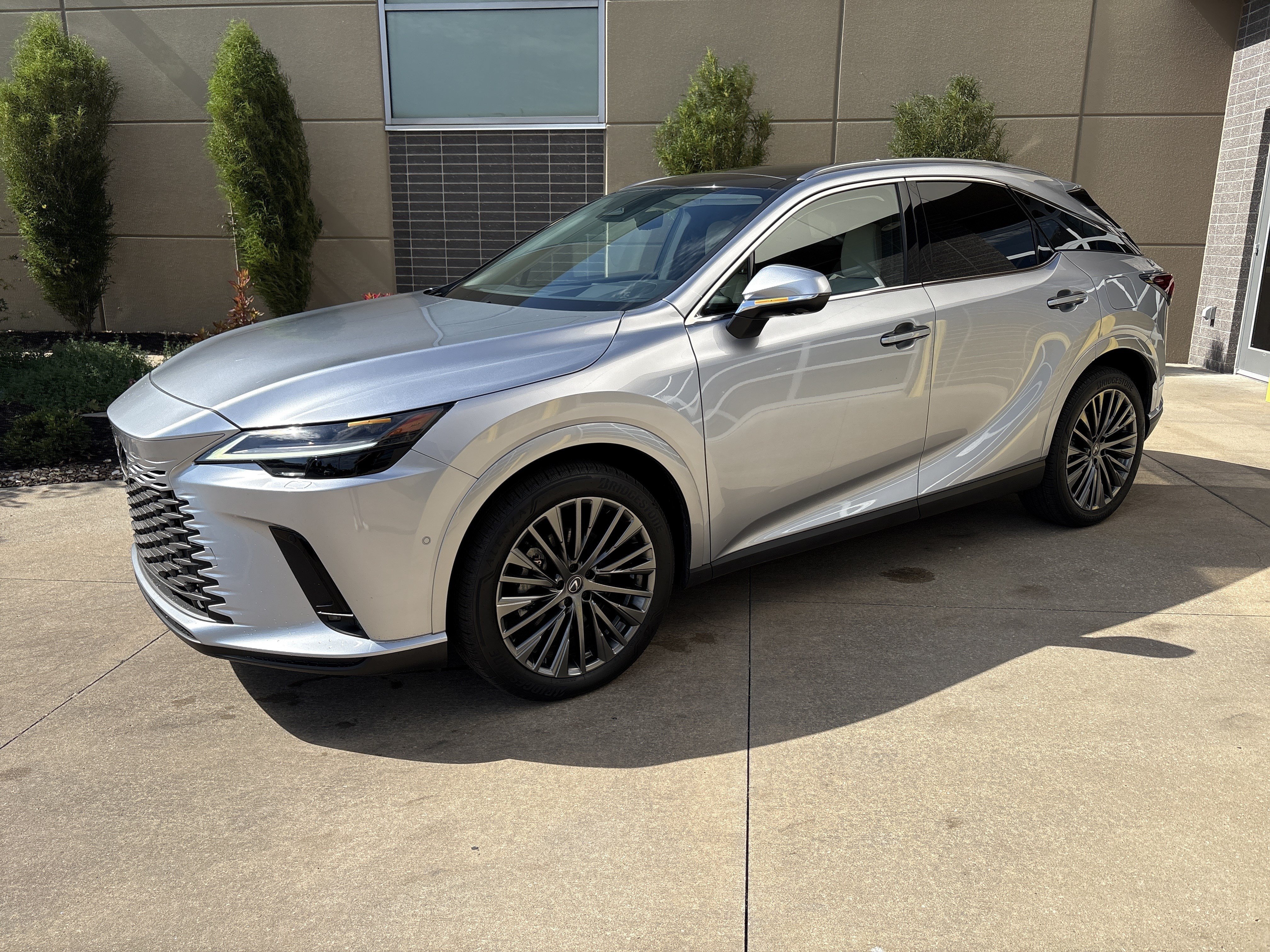 Used 2025 Lexus RX 450h AWD w/ Convenience Package image 27