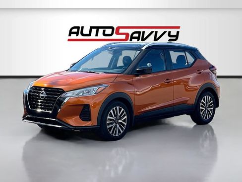 Used 2022 Nissan Kicks SV FWD image 3
