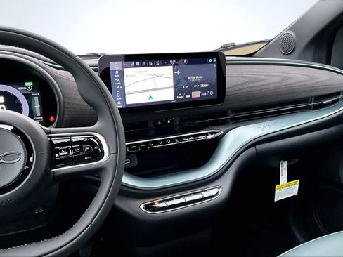 New 2025 FIAT 500 e image 16
