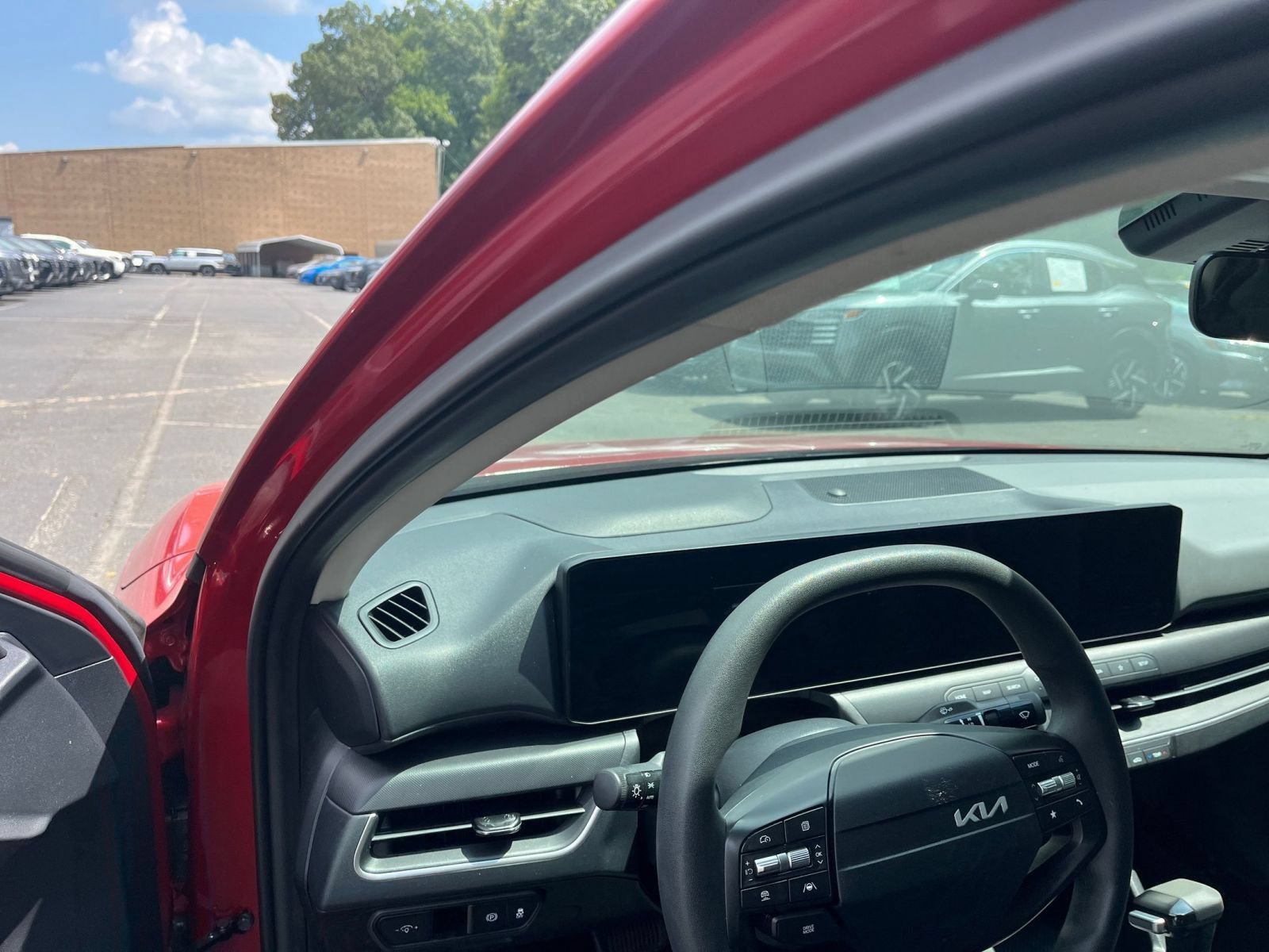 Used 2025 Kia K4 FWD image 36
