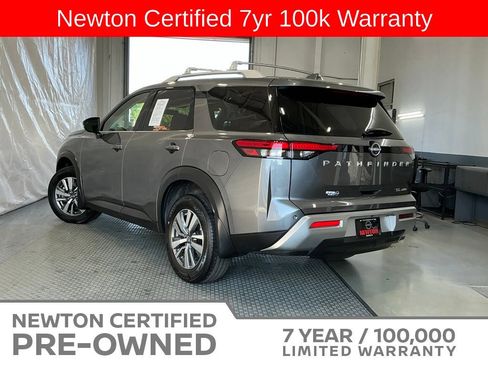 Used 2025 Nissan Pathfinder SL AWD/4WD image 26