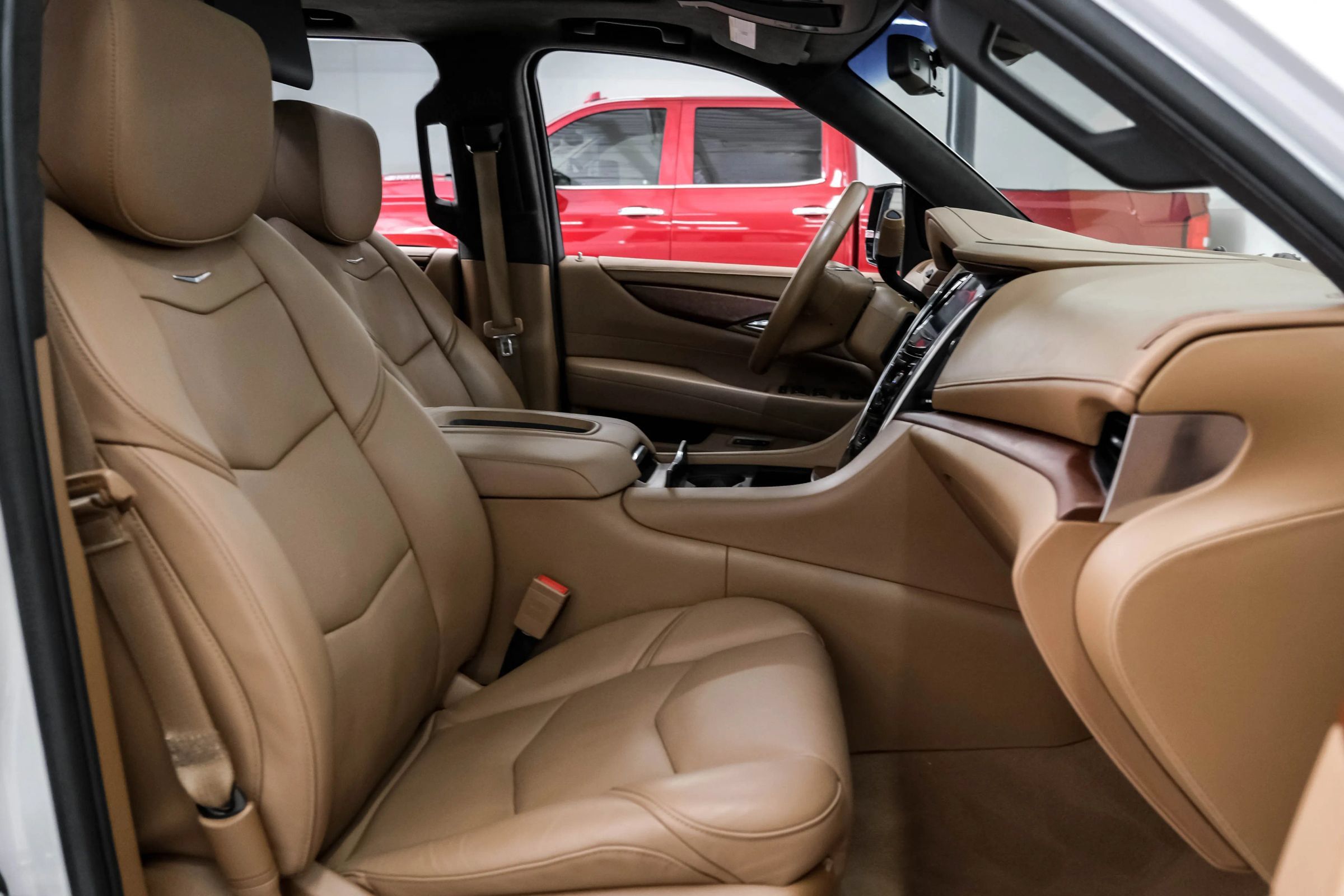 Used 2017 Cadillac Escalade ESV Platinum AWD/4WD image 32