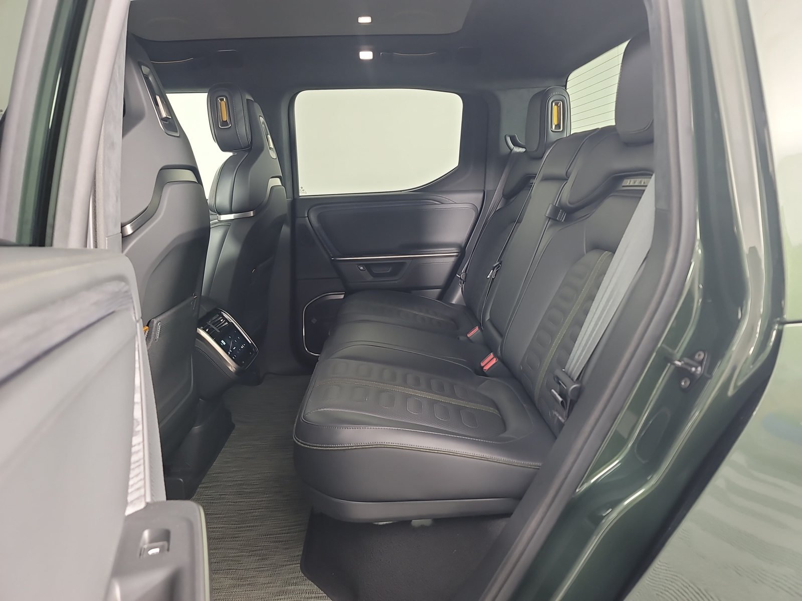 Used 2025 Rivian R1T Adventure Dual AWD/4WD image 21