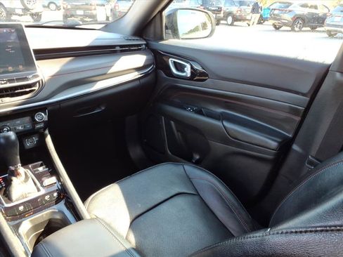 Used 2025 Jeep Compass Trailhawk w/ Trailhawk Elite Group image 13