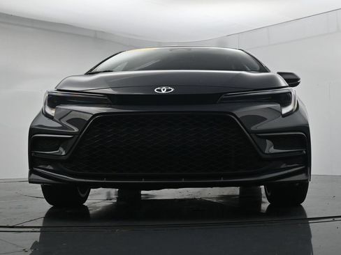 Used 2025 Toyota Corolla SE FWD image 33