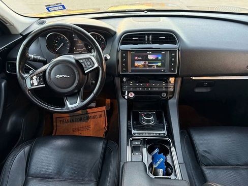 Used 2018 Jaguar F-PACE Prestige AWD/4WD image 14