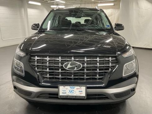 Used 2025 Hyundai Venue SEL FWD image 3