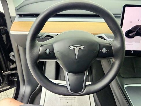 Used 2023 Tesla Model Y Long Range AWD/4WD image 13